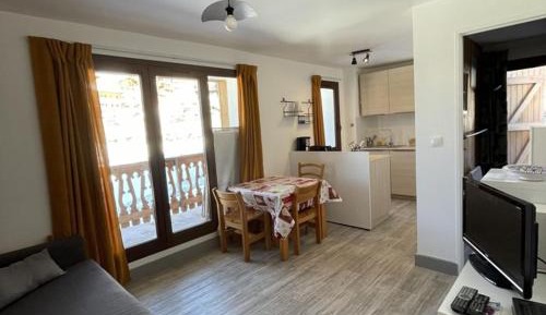 Apartment (4 Adults)