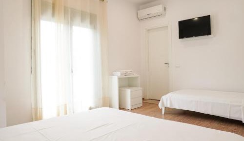 Basic Triple Room