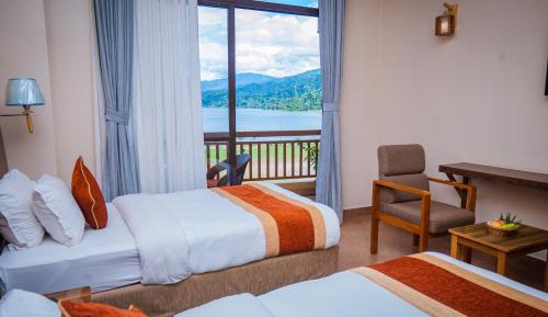 Deluxe Double or Twin Room with Lake View