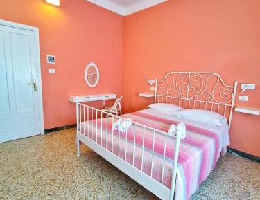 Standard Double Room with Shared Bathroom