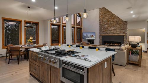 Five-Bedroom Holiday Home