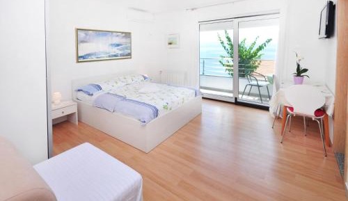 Studio with Sea View