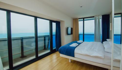 Family Room with Sea View