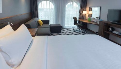 Connecting Family Room with Sofa Bed and View