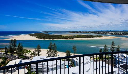 Three-Bedroom Apartment with Ocean View