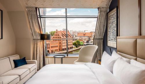 Deluxe King Room with River View