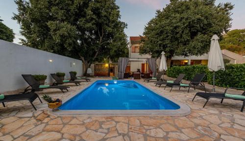 Villa with Garden View