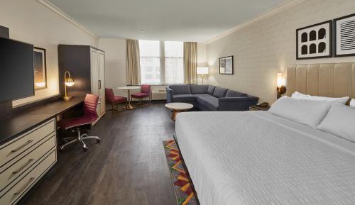 Premium King Room