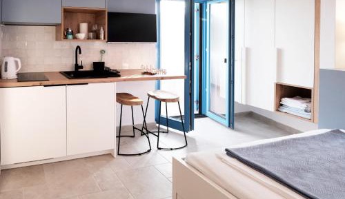 Studio with Balcony