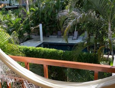 Apartment with Pool View 