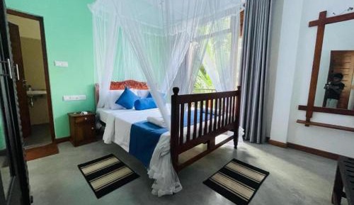 Deluxe Double Room with Shower