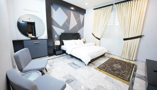 Deluxe Family Suite