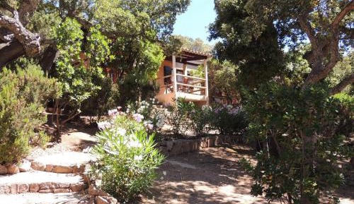 Bungalow with Garden View