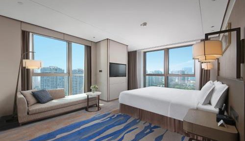 Classic King Room with Club Access