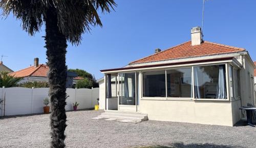 Holiday Home (6 Adults)
