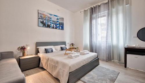 Basic Triple Room with Shared Bathroom
