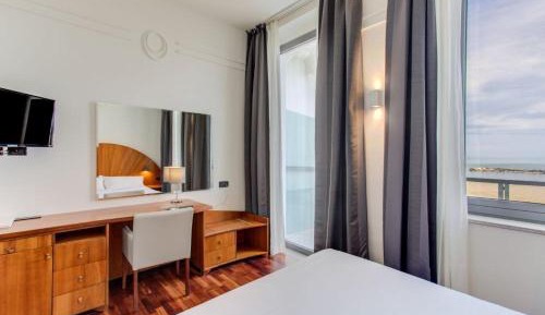 Double Room with Balcony and Sea View