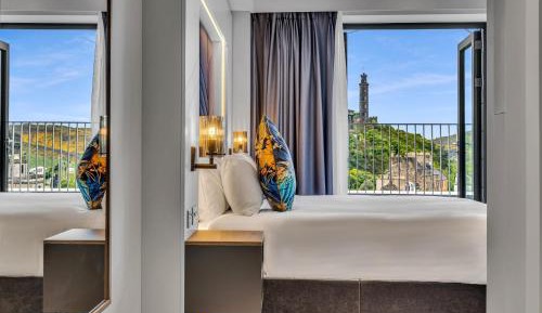 Vantage Balcony Studio