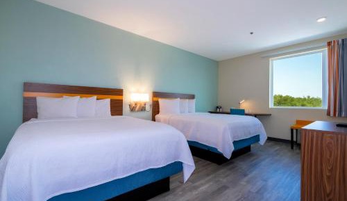 Business Room with Two Queen Beds Smoke Free