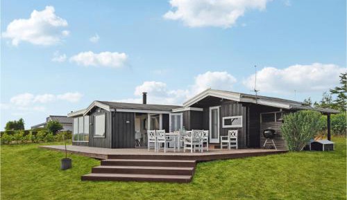 Three-Bedroom Holiday Home 