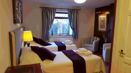 Twin Room with Shower
