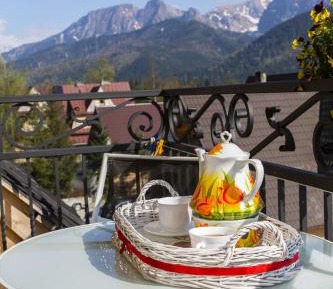 Triple Room with Mountain View