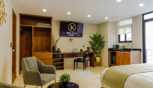 Superior King Suite