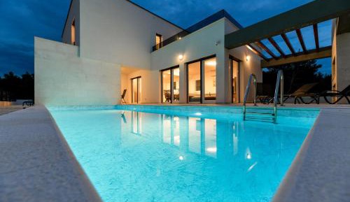 Villa - Beach Front