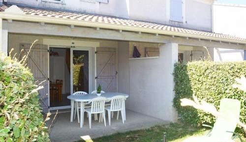 Holiday Home (6 Adults)