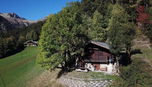 Chalet (6 Adults)