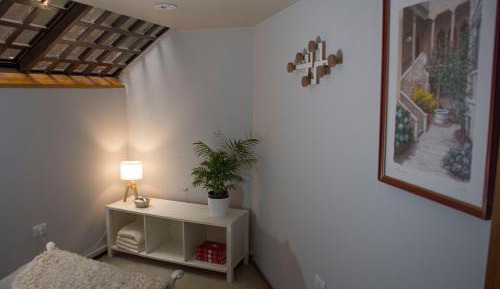 Single Room with Shared Bathroom