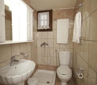 Studio (3 Adults)
