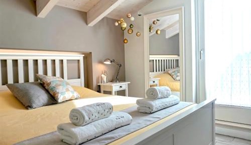 Deluxe Double Room with Terrace with Private Bathroom