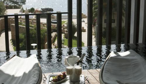 Deluxe Double Room with terrace and pool