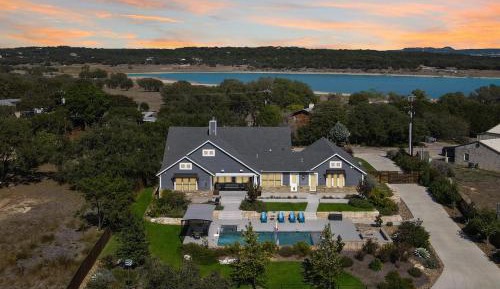 Four-Bedroom Holiday Home