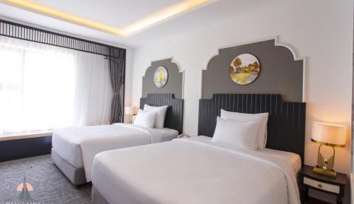Twin Room with City View