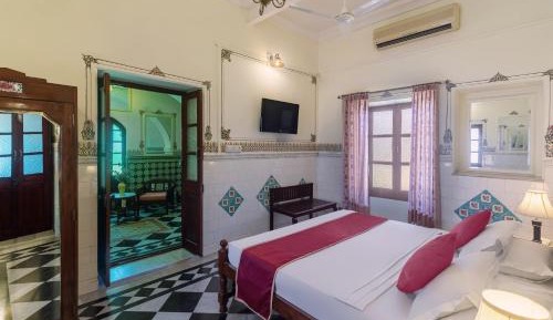 Large Double Room