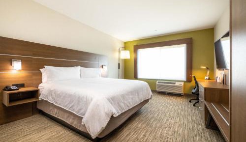 King Room - Mobility Access/Hearing Accessible