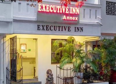 Executive Room – THIS ROOM IS SEPARATE BLOCK (The Annex building is 492 ft away from the main building & Restaurant)