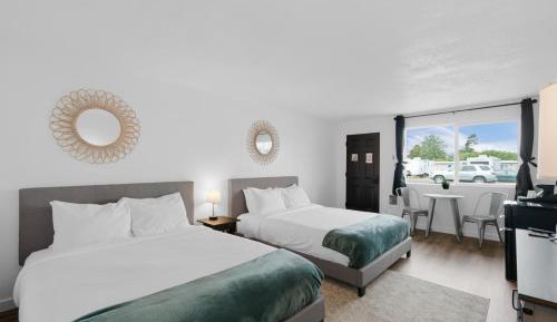 Standard Queen Room