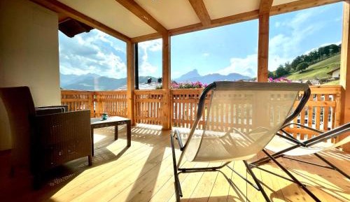 Three-Bedroom Apartment with Mountain View
