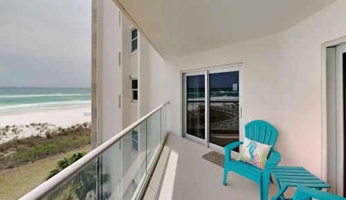 One-Bedroom Apartment with Ocean View