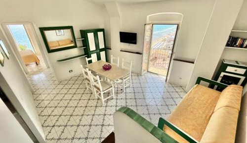 One-Bedroom Apartment (4 Adults + 2 Children)