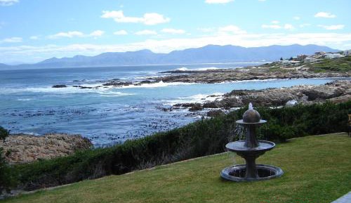 Deluxe Double Room with Side Sea View