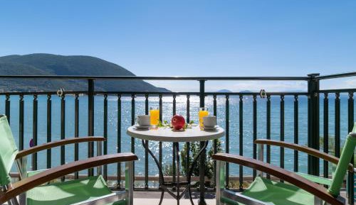 Superior One-Bedroom Apartment with Balcony
