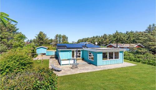 Three-Bedroom Holiday Home 