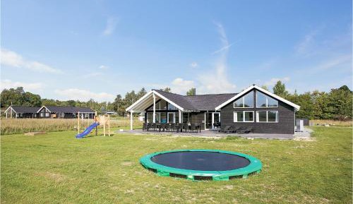 Seven-Bedroom Holiday Home