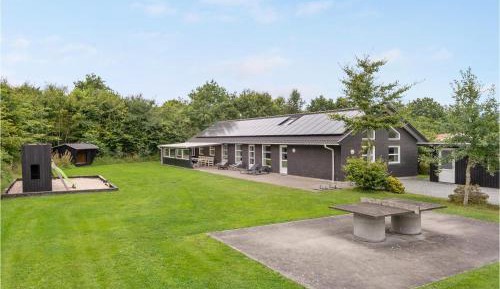 Four-Bedroom Holiday Home