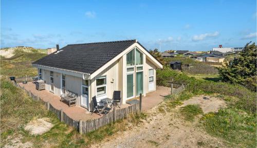 Three-Bedroom Holiday Home 