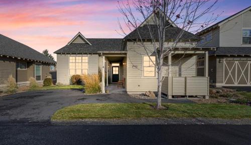 Three-Bedroom Holiday Home 